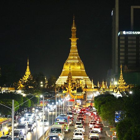 May Shan Hotel Rangoon Buitenkant foto