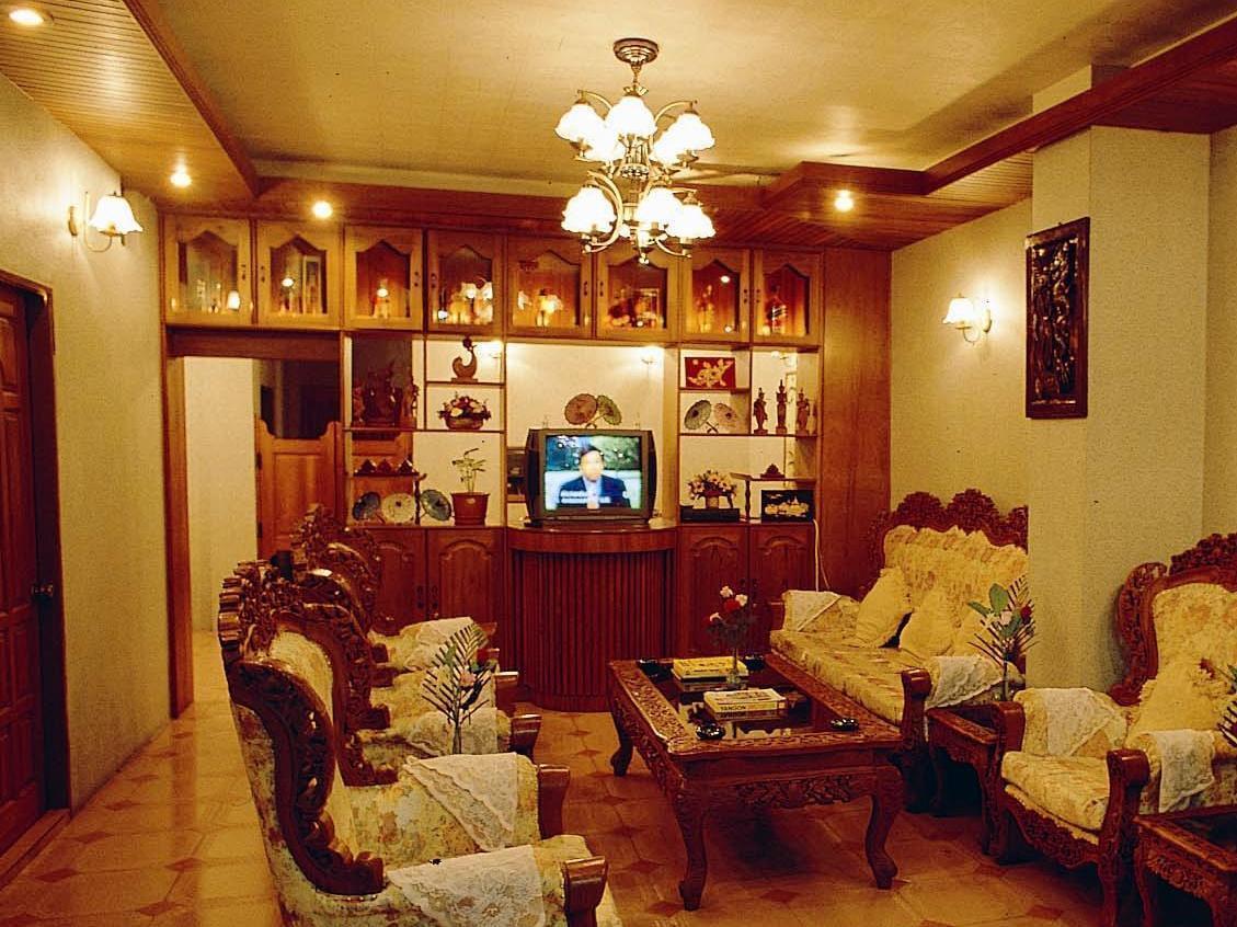 May Shan Hotel Rangoon Buitenkant foto
