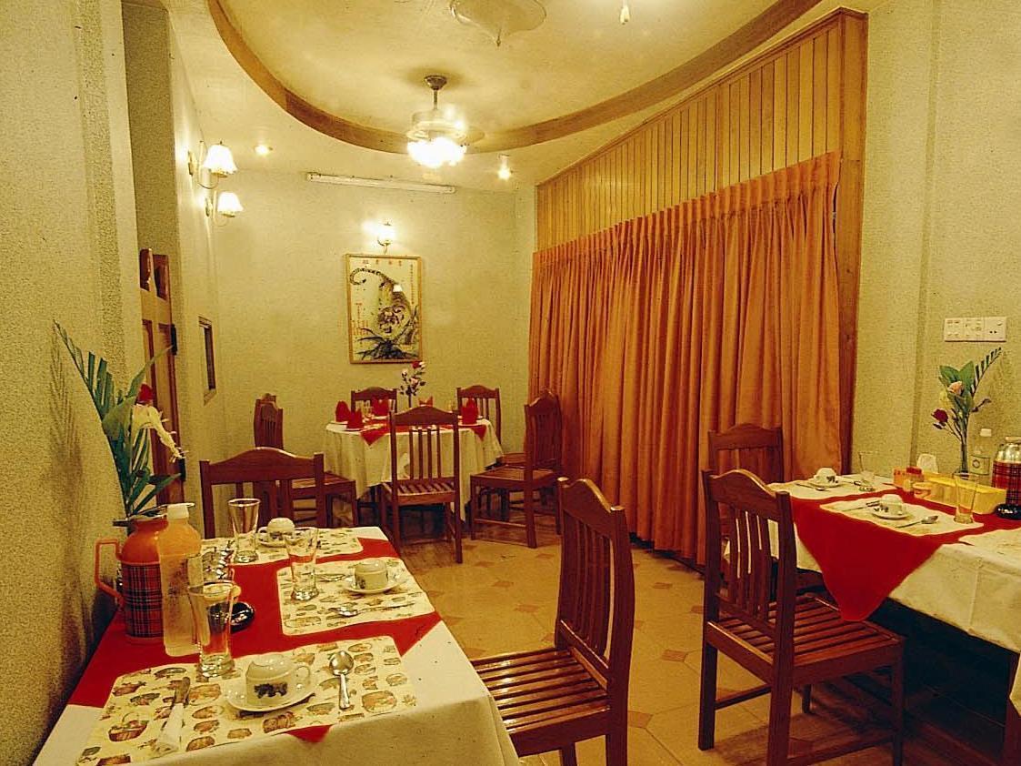 May Shan Hotel Rangoon Buitenkant foto