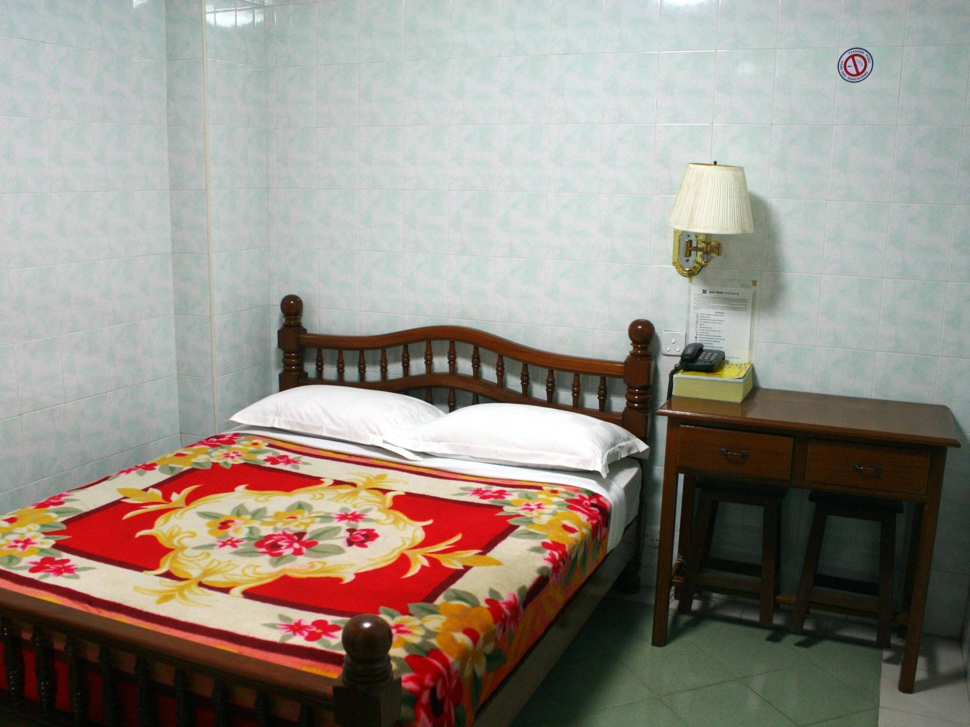 May Shan Hotel Rangoon Buitenkant foto