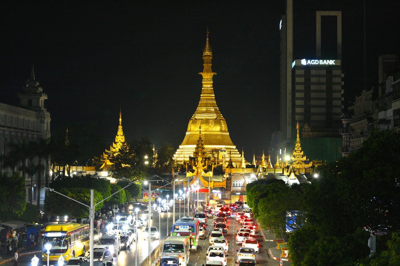 May Shan Hotel Rangoon Buitenkant foto