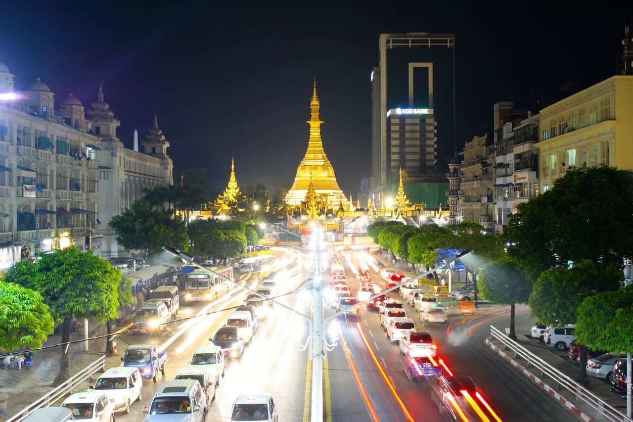 May Shan Hotel Rangoon Buitenkant foto