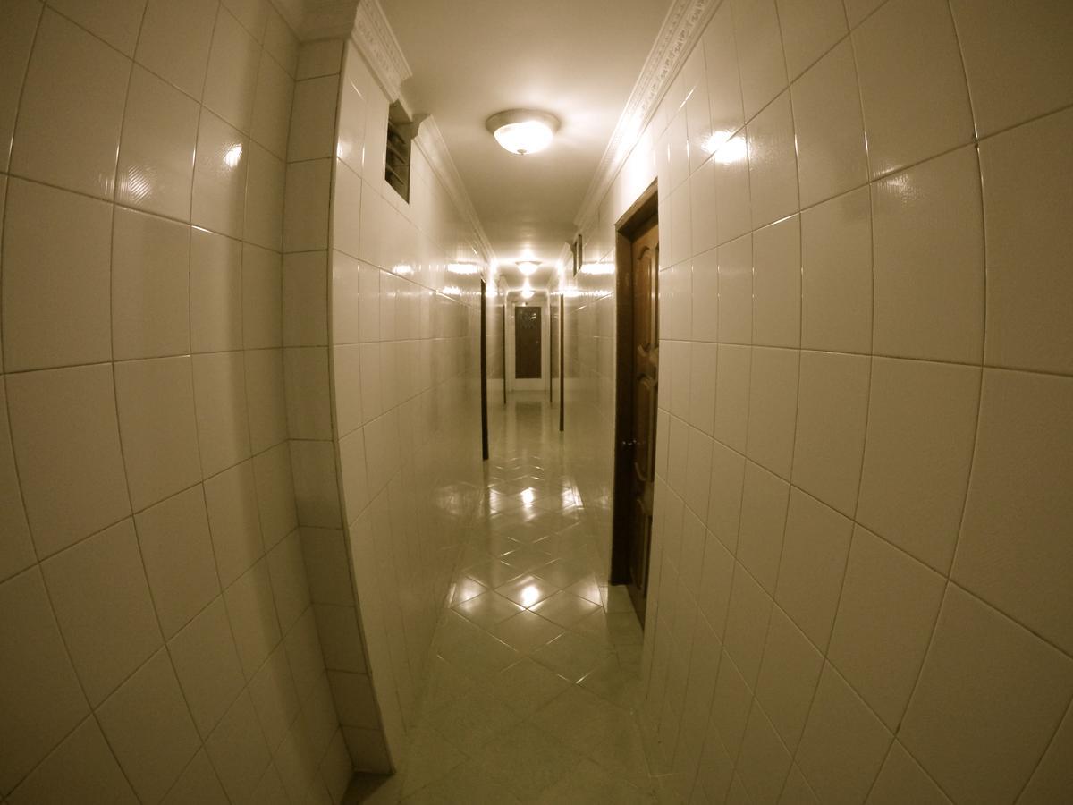 May Shan Hotel Rangoon Buitenkant foto